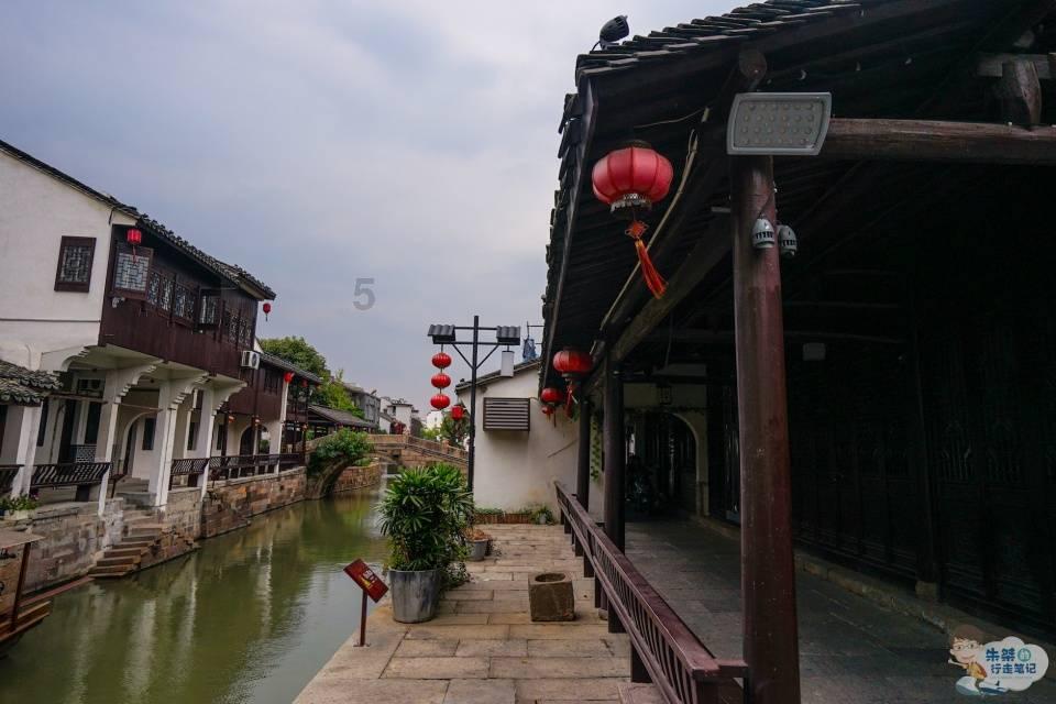 逃离违建房屋7
